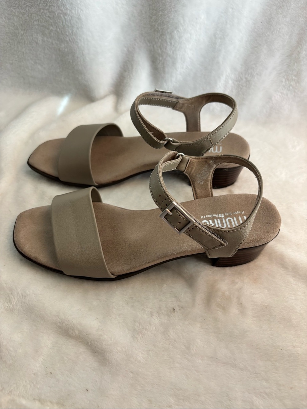 Munro Strappy Leather Sandals Tan Size 7.5M